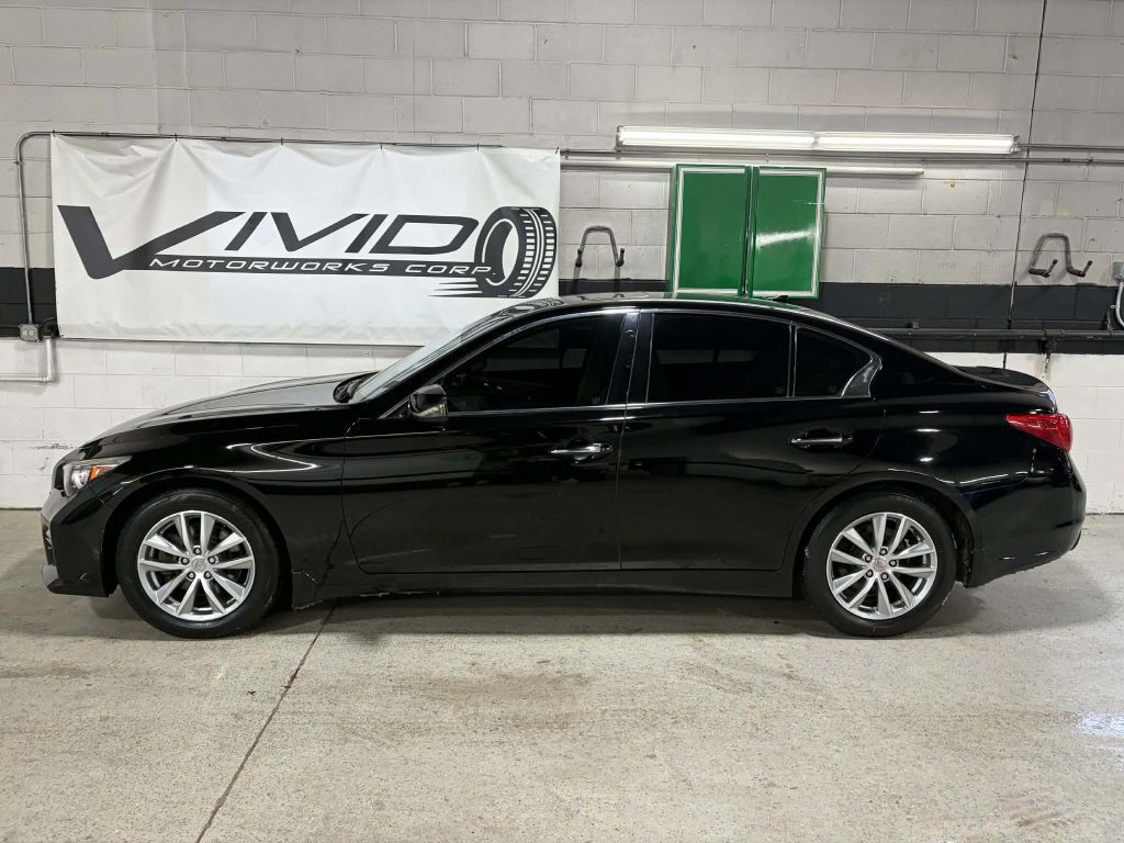 2015 INFINITI Q50 Image 9