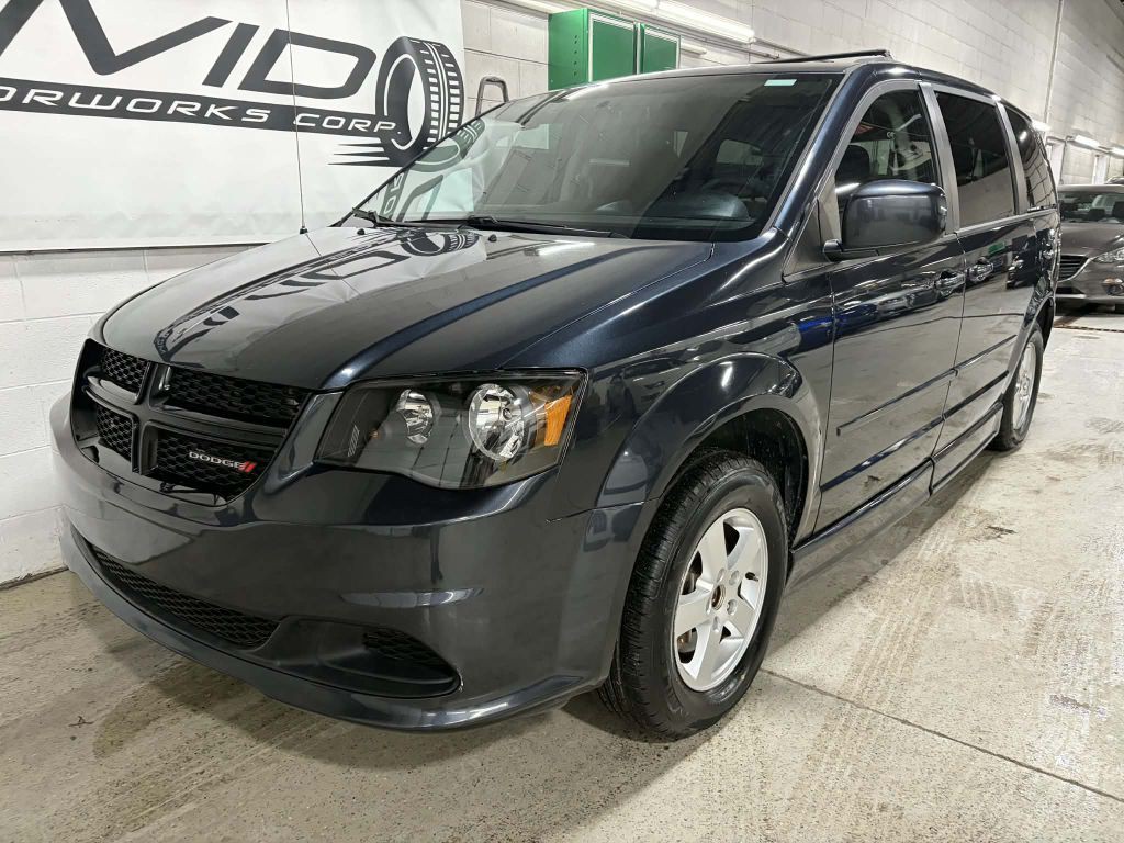 2013 Dodge Grand Caravan Image 2