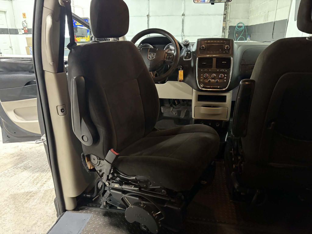2013 Dodge Grand Caravan Image 16
