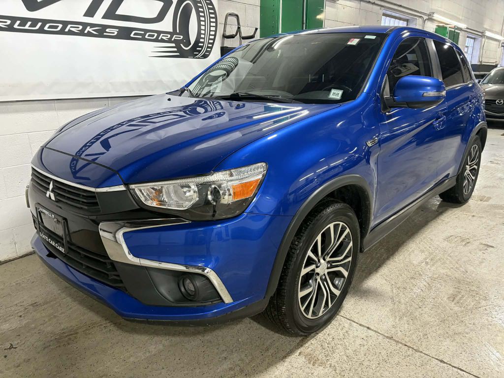 2016 Mitsubishi Outlander Image 2