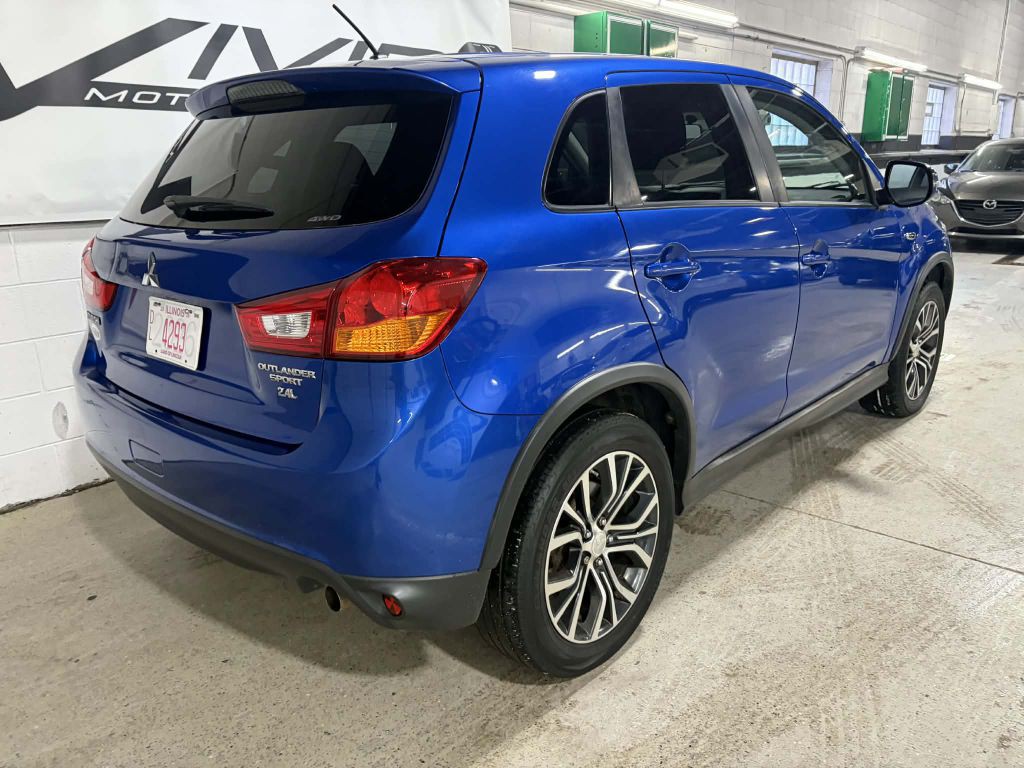 2016 Mitsubishi Outlander Image 6