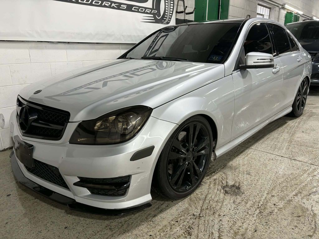 2013 Mercedes-Benz C-Class Image 2