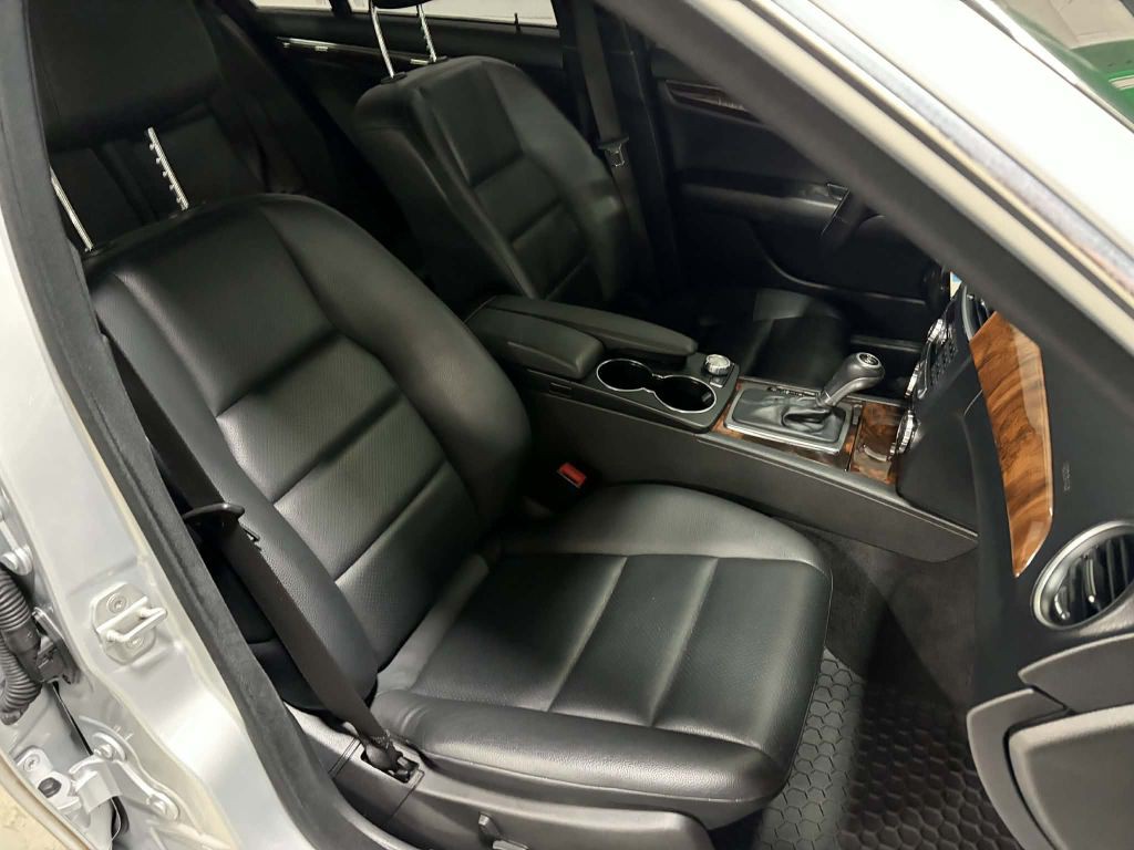 2013 Mercedes-Benz C-Class Image 17