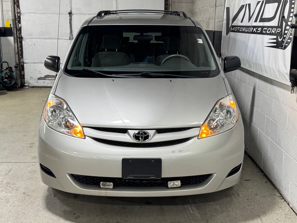 2008 Toyota Sienna Image 4