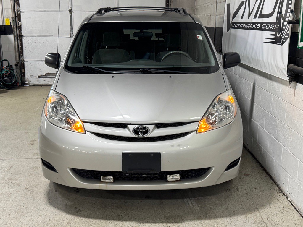 2008 Toyota Sienna Image 5