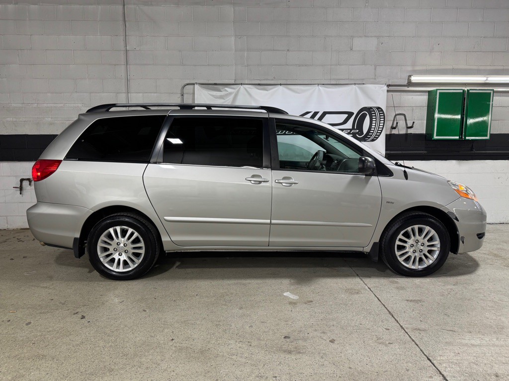 2008 Toyota Sienna Image 6