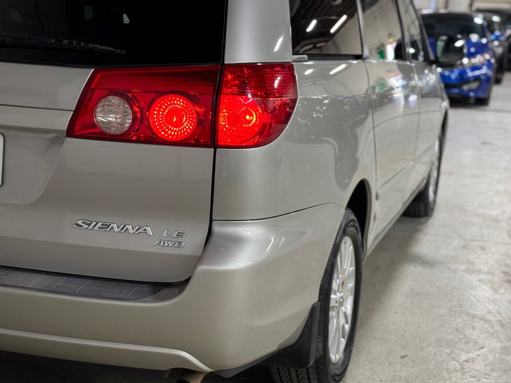 2008 Toyota Sienna Image 8