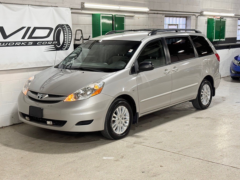 2008 Toyota Sienna Image 10