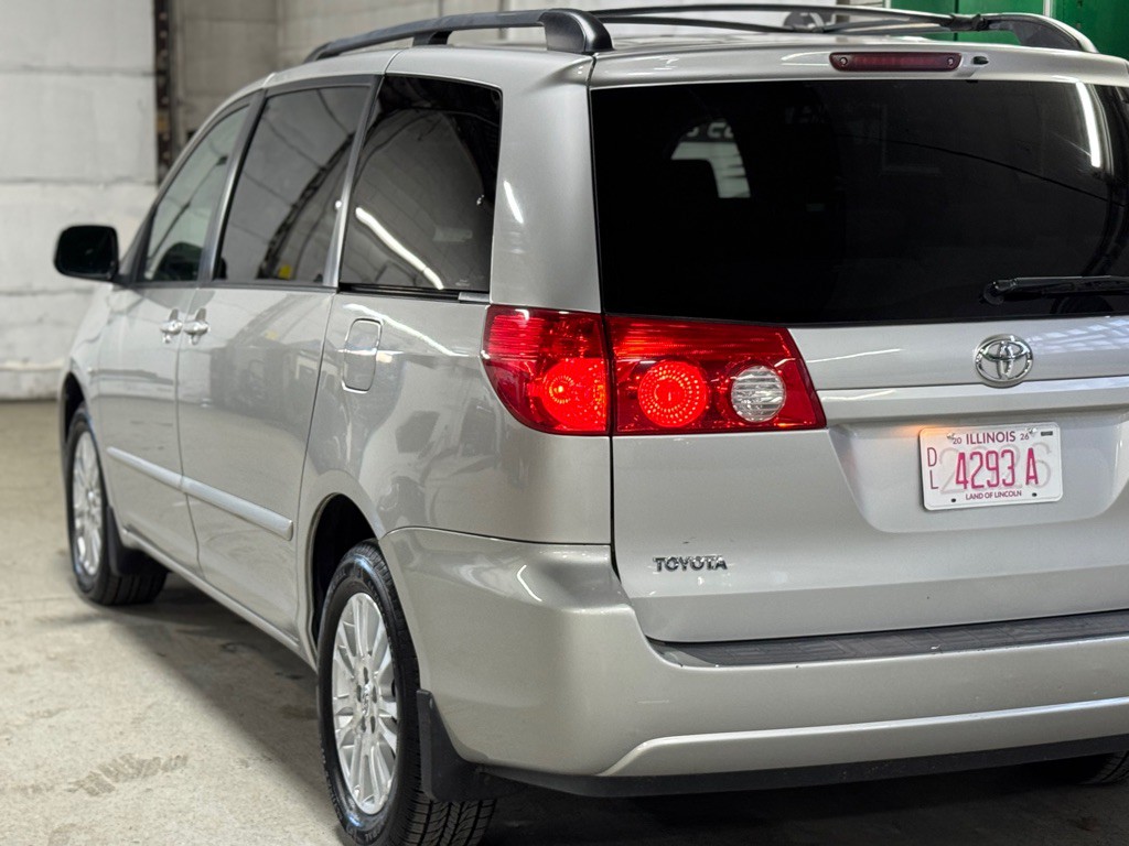 2008 Toyota Sienna Image 14