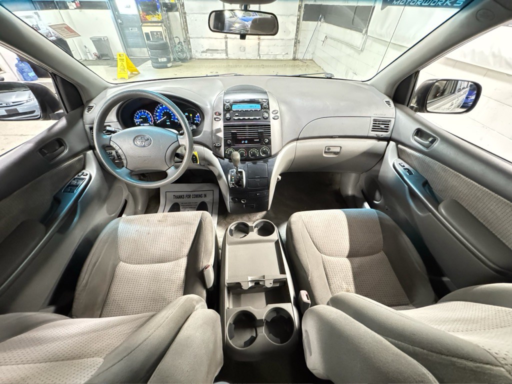 2008 Toyota Sienna Image 21
