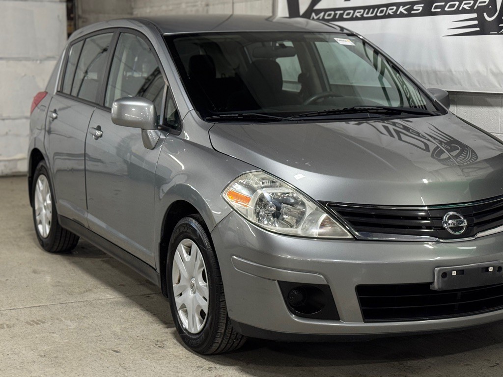 2011 Nissan Versa Image 6