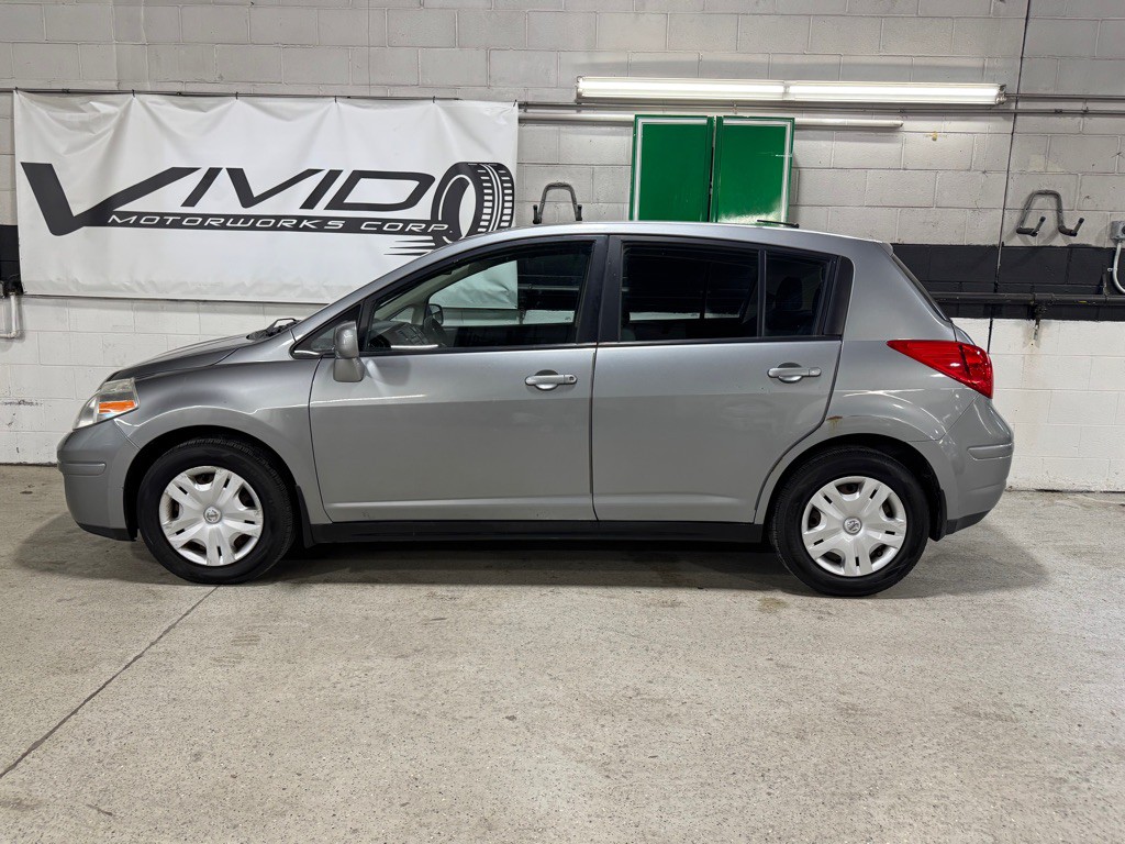 2011 Nissan Versa Image 13