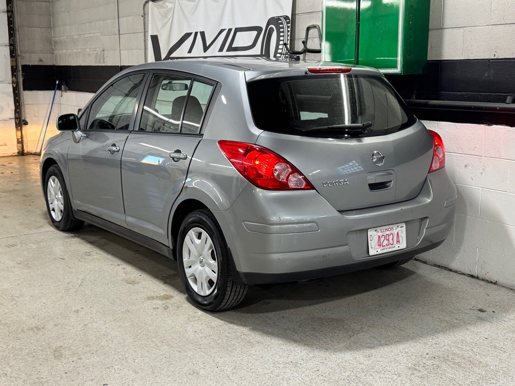 2011 Nissan Versa Image 14