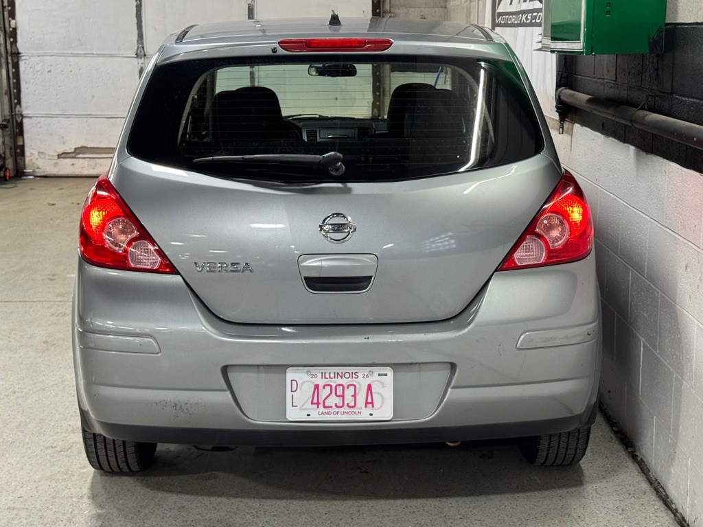 2011 Nissan Versa Image 15