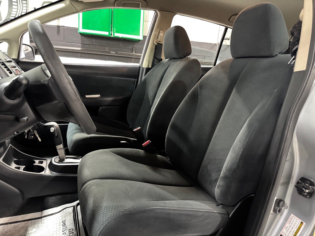 2011 Nissan Versa Image 16