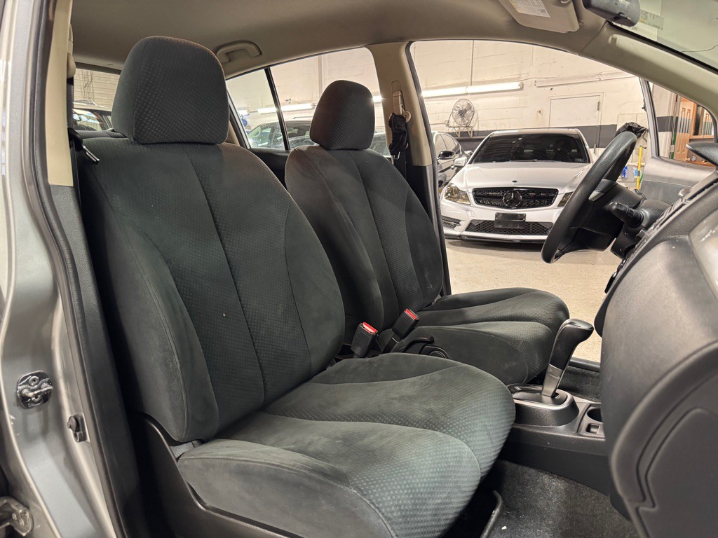 2011 Nissan Versa Image 17