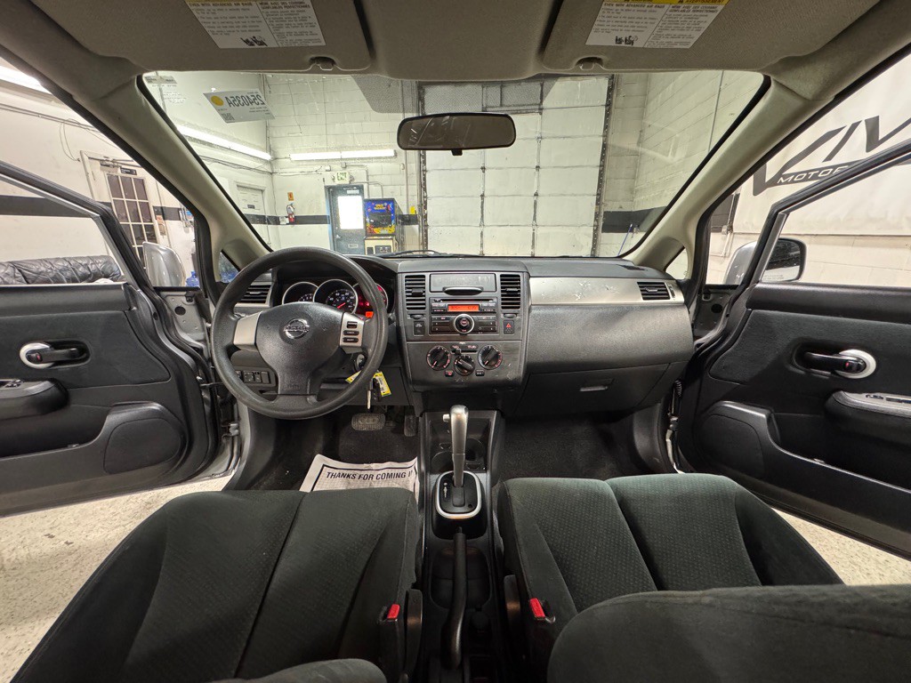 2011 Nissan Versa Image 18