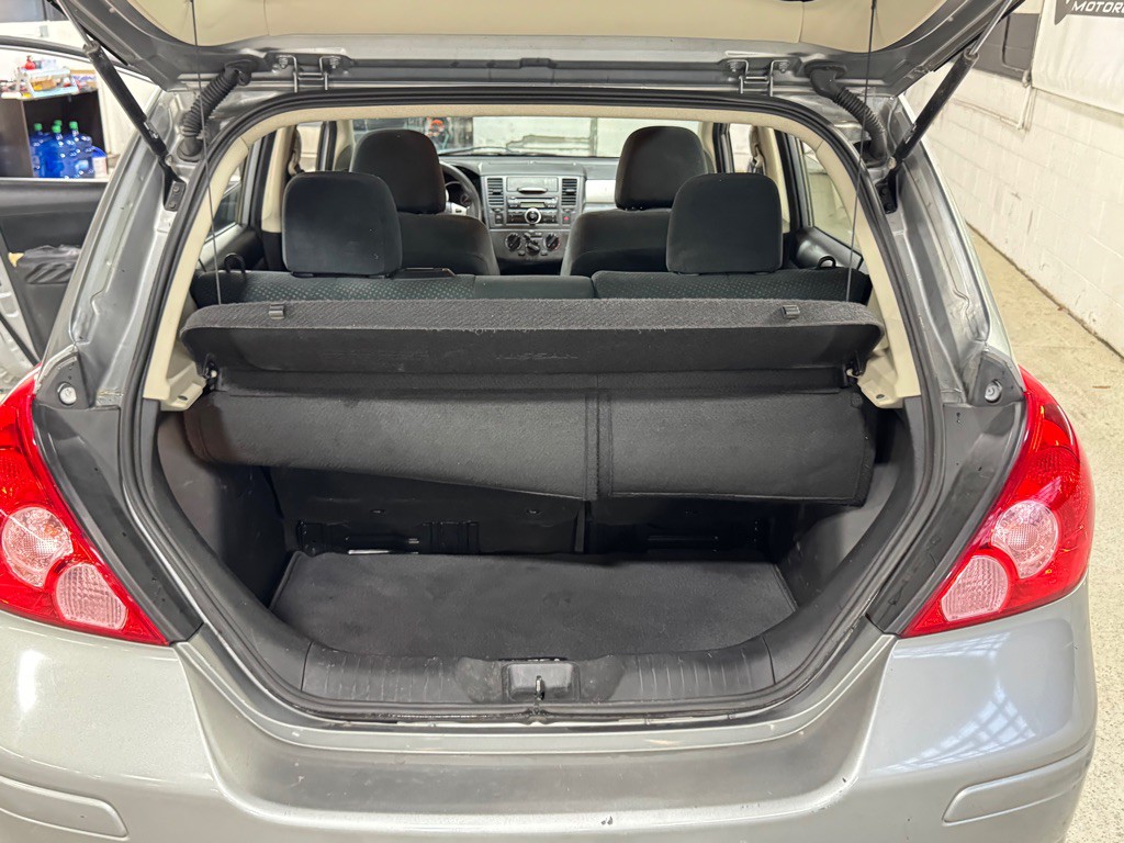 2011 Nissan Versa Image 22