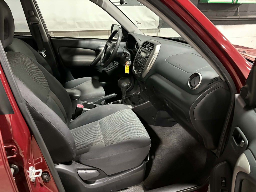 2004 Toyota Rav4 Image 13
