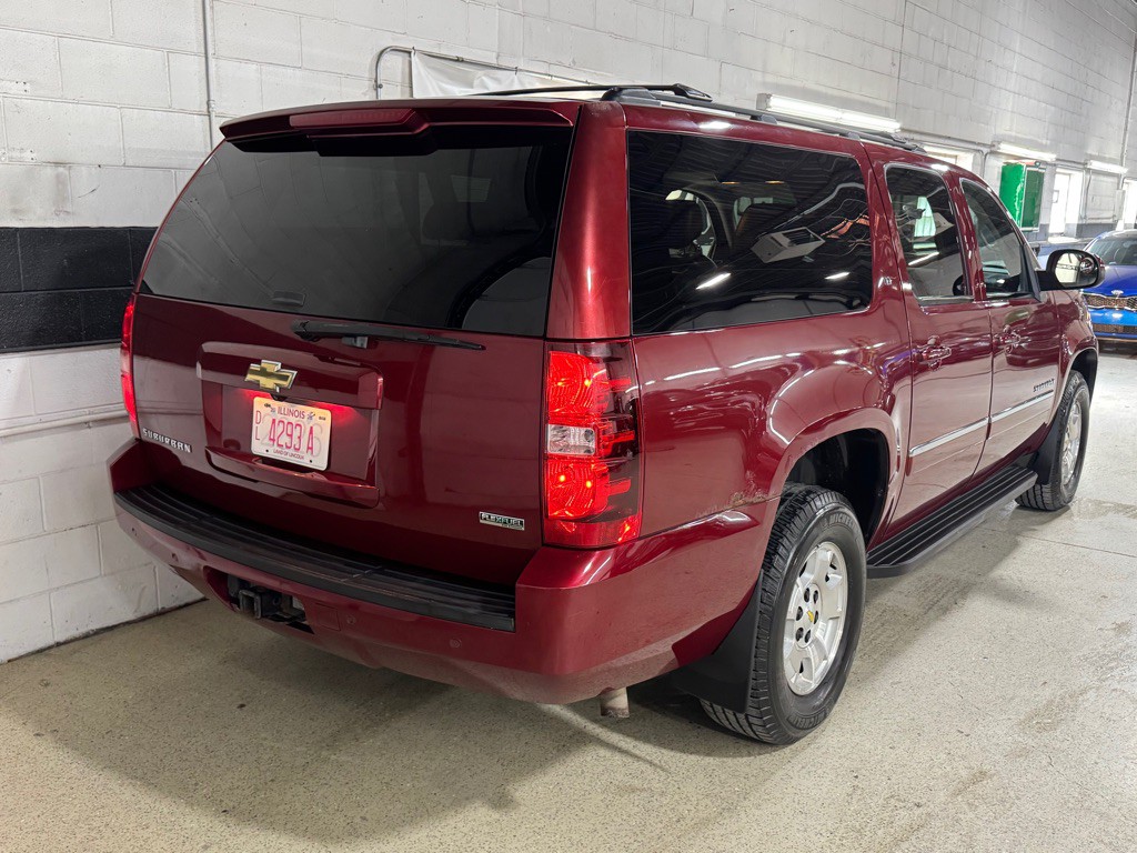 2011 Chevrolet Suburban Image 7