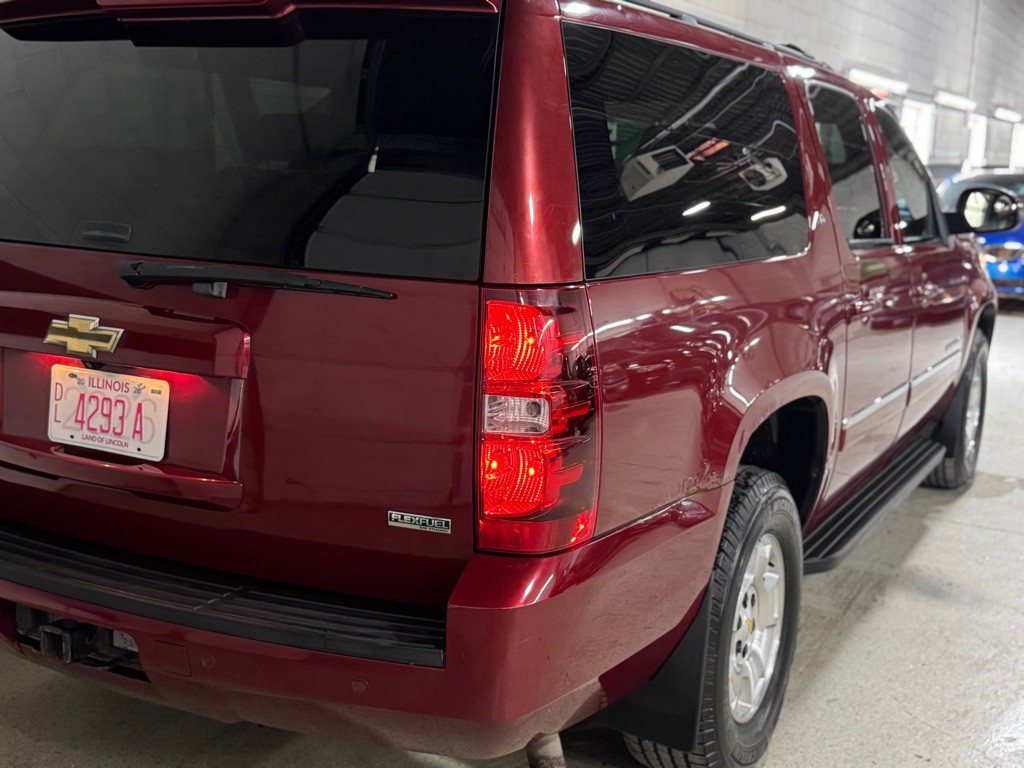 2011 Chevrolet Suburban Image 8