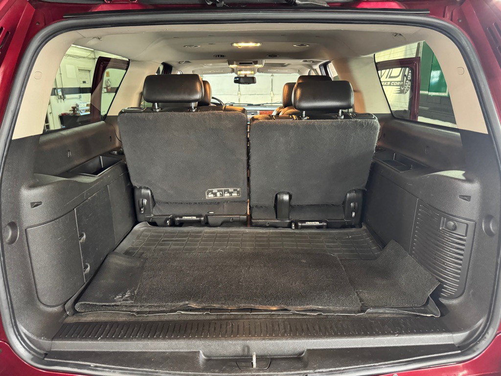 2011 Chevrolet Suburban Image 21
