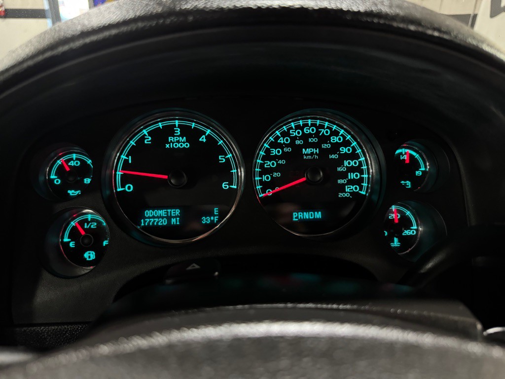 2011 Chevrolet Suburban Image 22