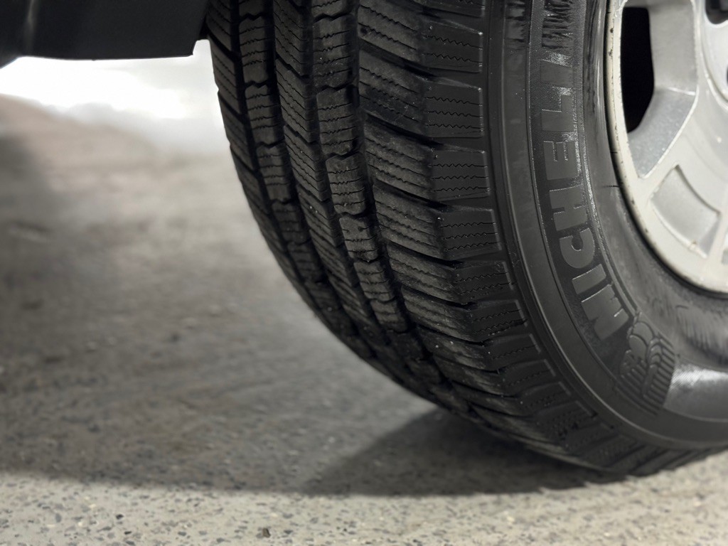 2011 Chevrolet Suburban Image 23