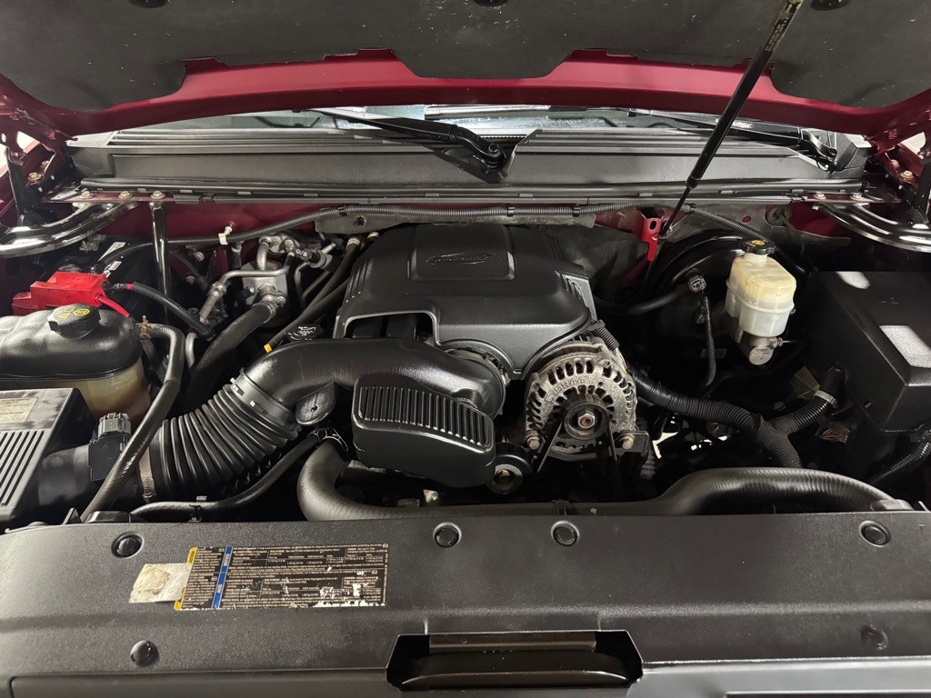 2011 Chevrolet Suburban Image 24