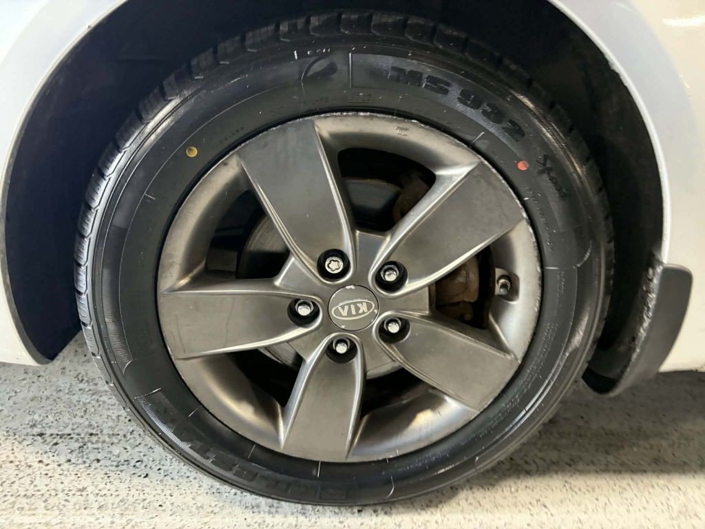 2010 Kia Forte Image 11