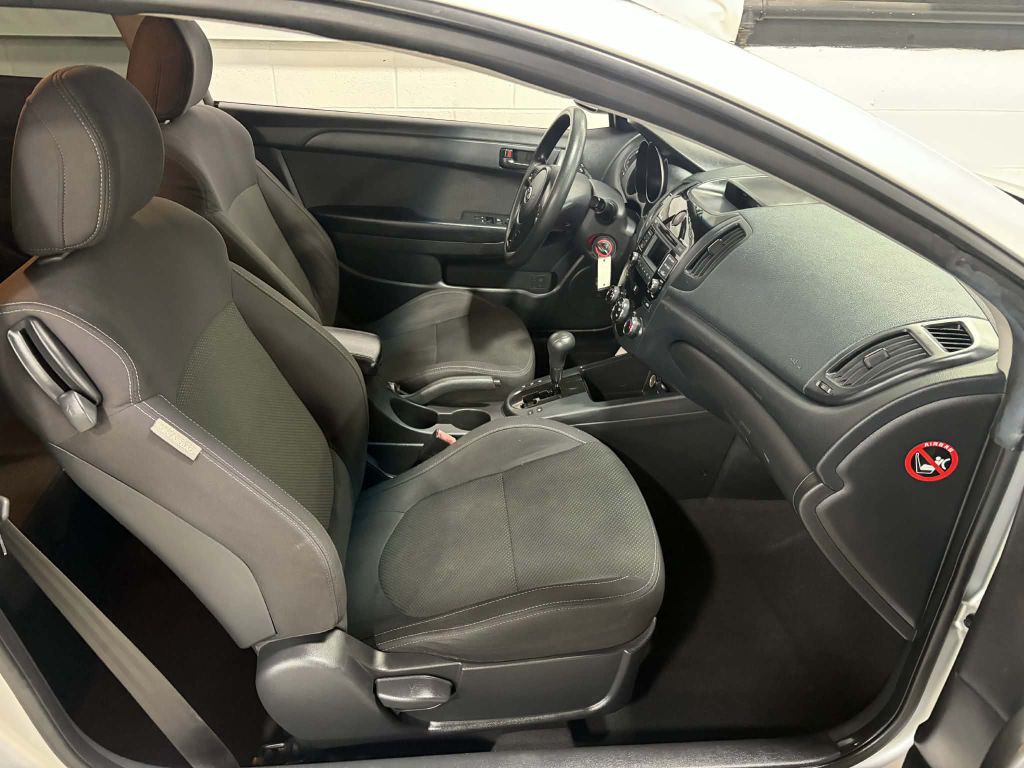 2010 Kia Forte Image 15