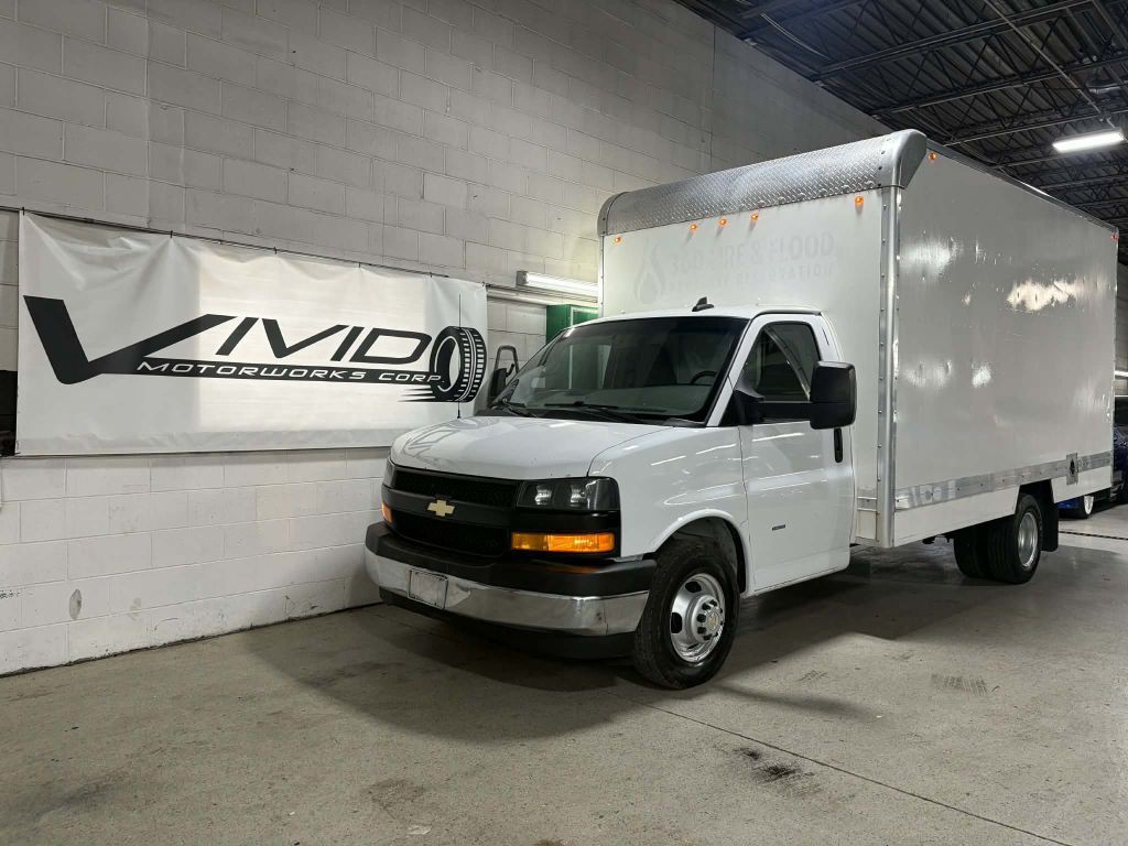 2019 Chevrolet Express Image 1