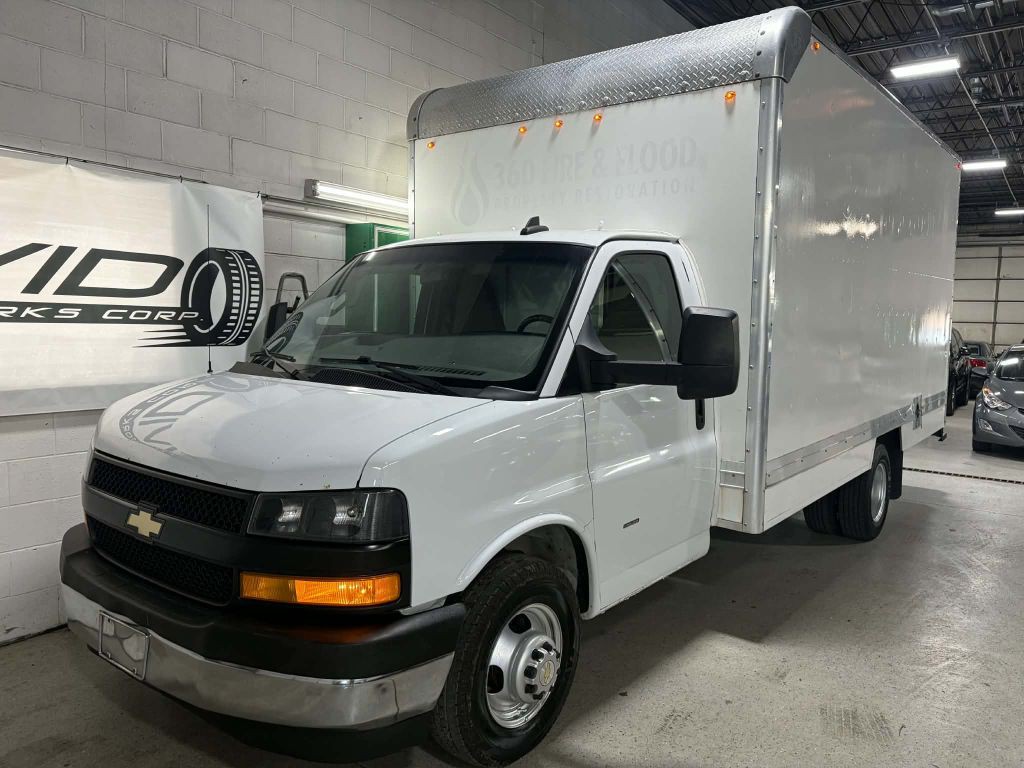2019 Chevrolet Express Image 2