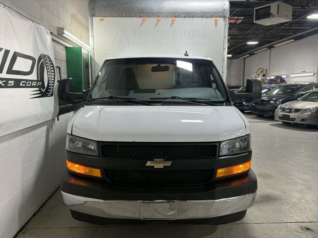 2019 Chevrolet Express Image 3