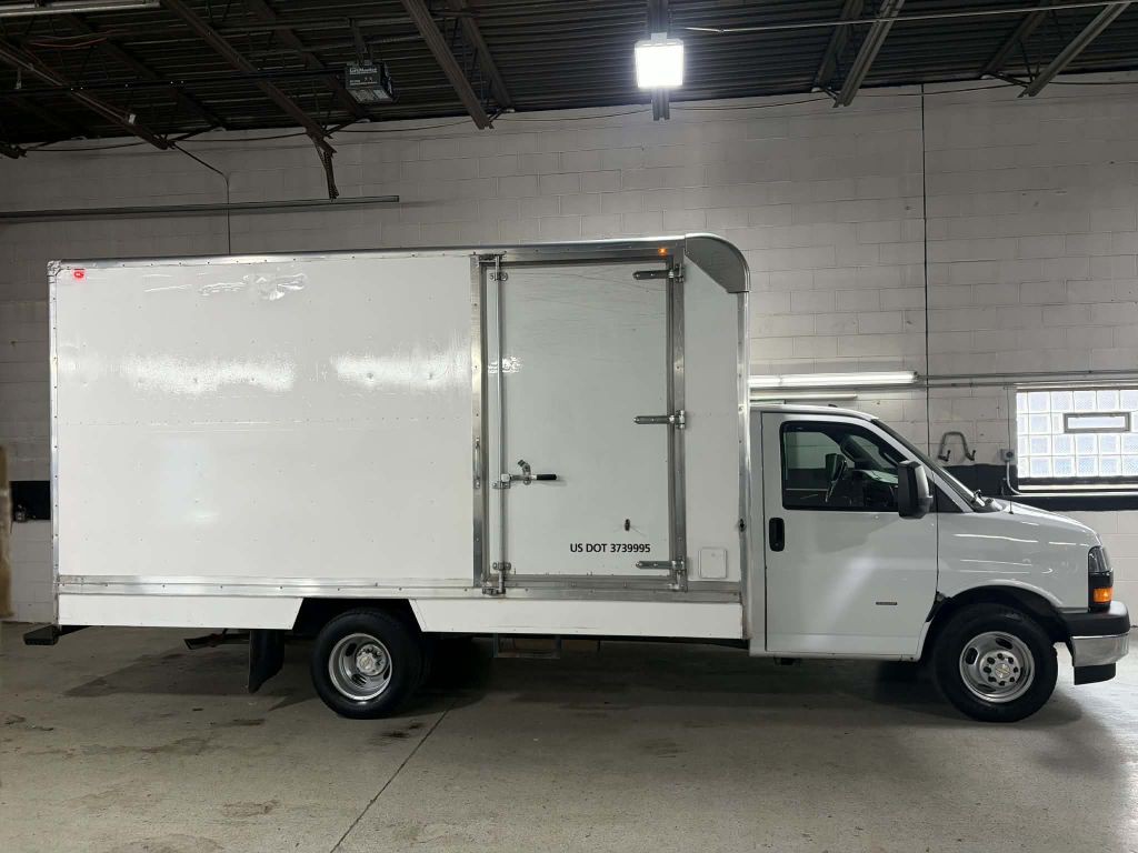 2019 Chevrolet Express Image 5