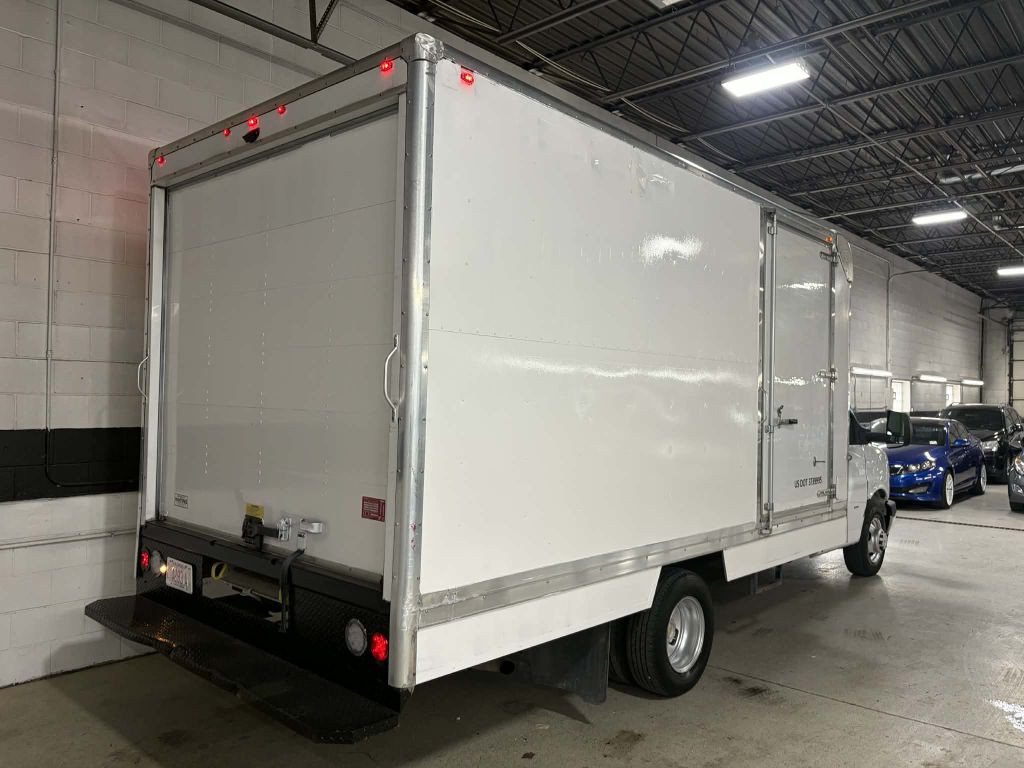 2019 Chevrolet Express Image 6