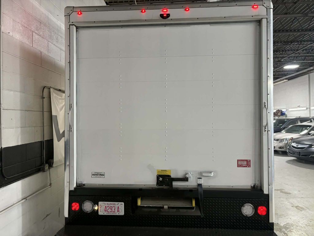 2019 Chevrolet Express Image 7