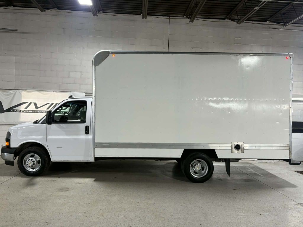 2019 Chevrolet Express Image 9