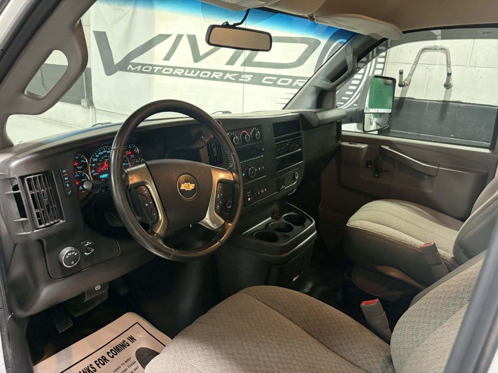2019 Chevrolet Express Image 19