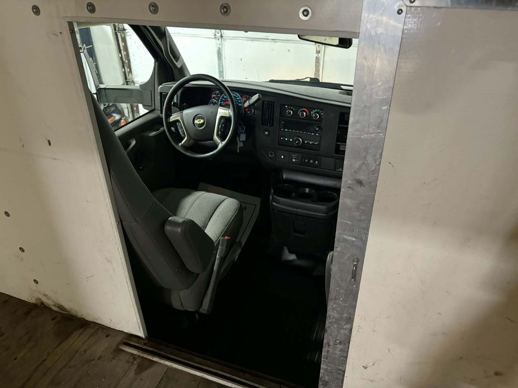 2019 Chevrolet Express Image 20