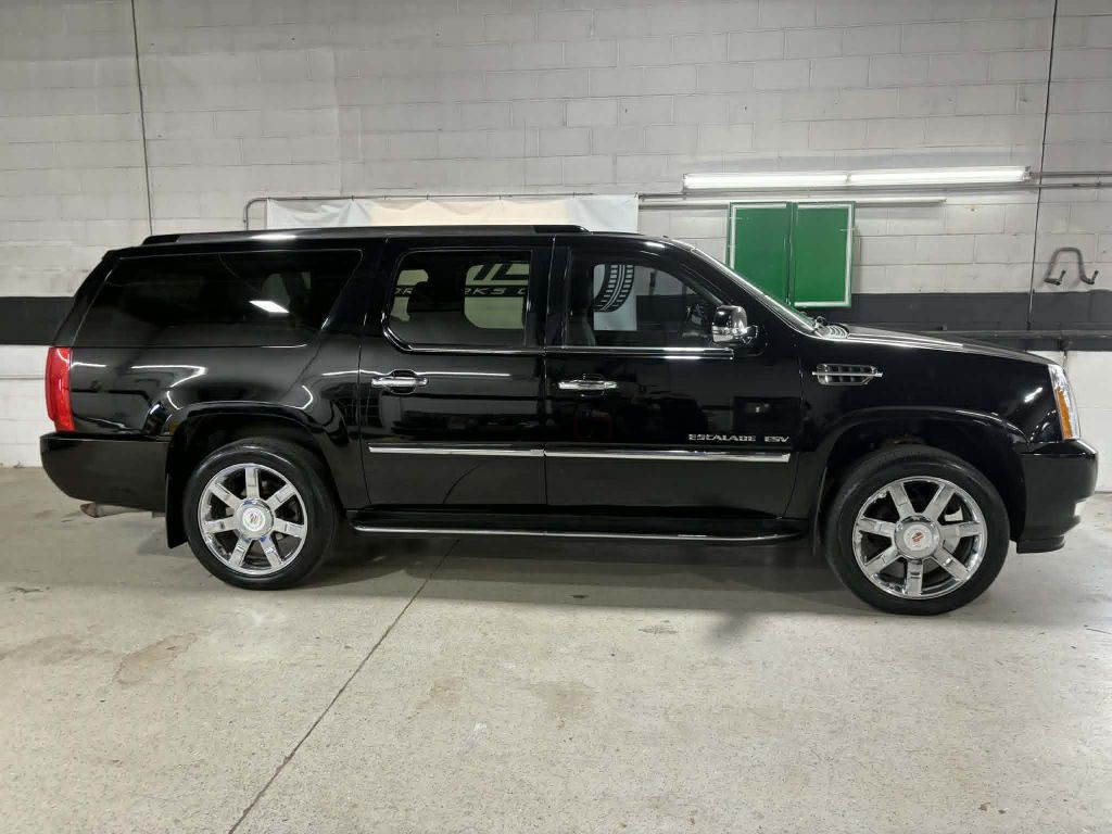 2012 Cadillac Escalade Image 5
