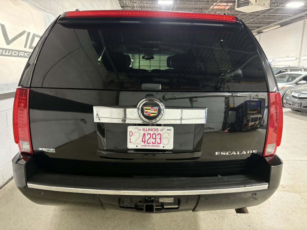 2012 Cadillac Escalade Image 7