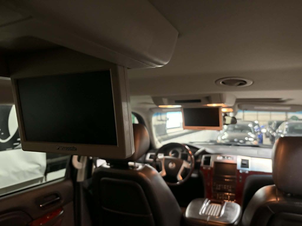 2012 Cadillac Escalade Image 20