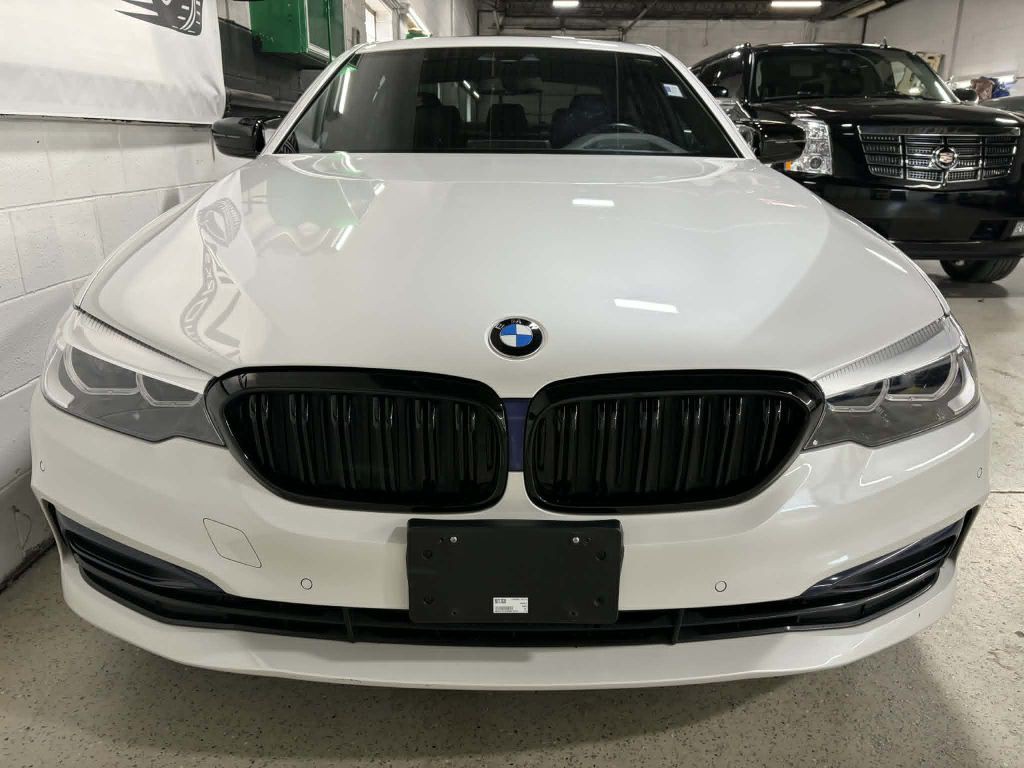 2019 BMW 5 Series Image 3