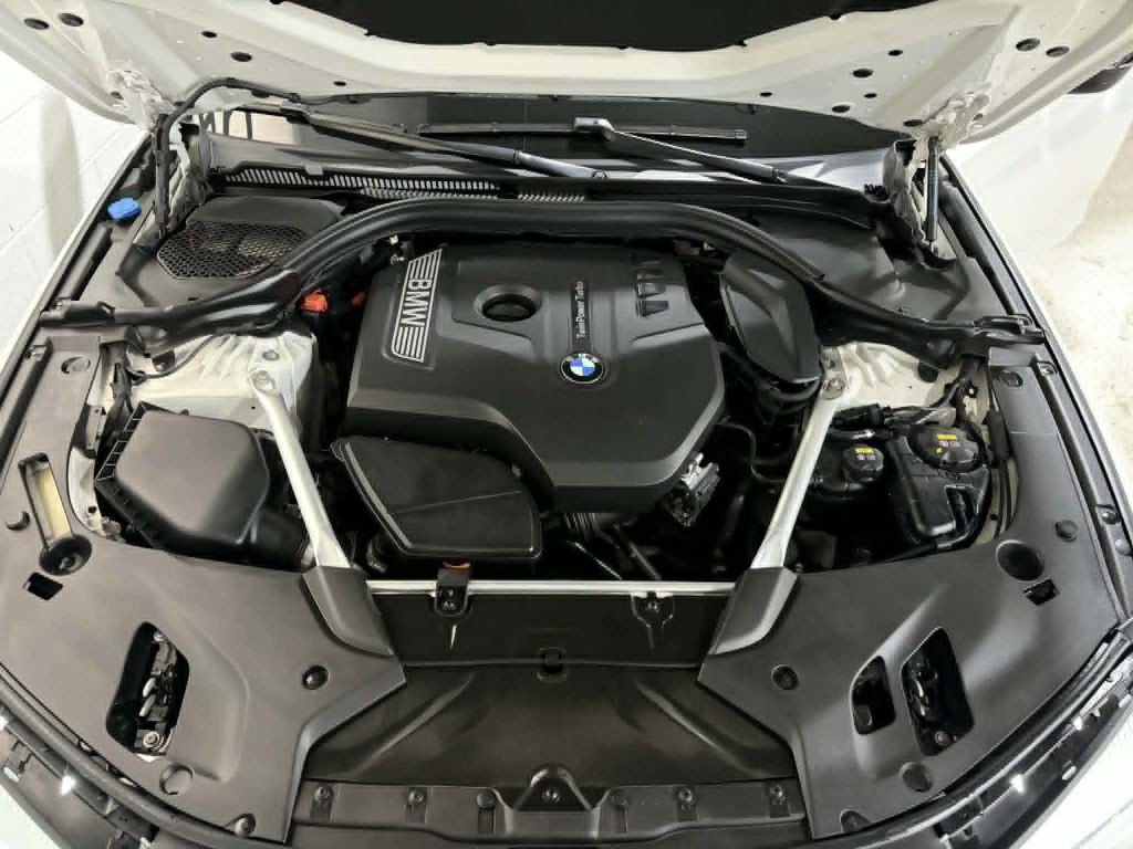 2019 BMW 5 Series Image 11