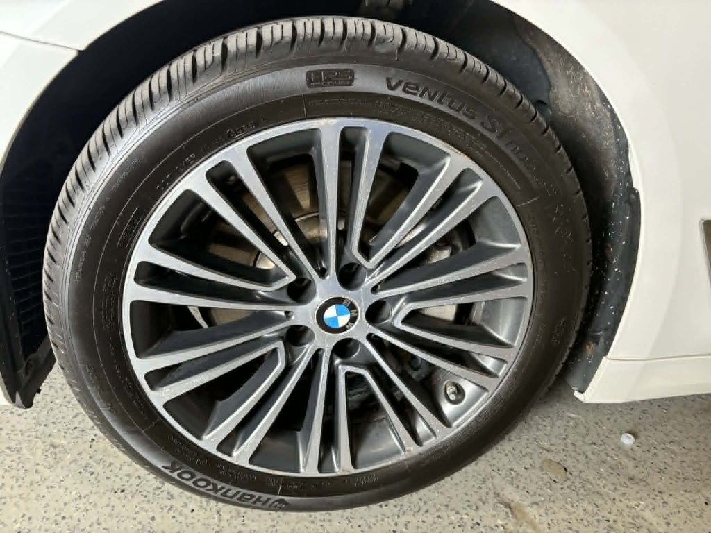 2019 BMW 5 Series Image 12