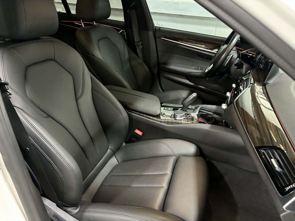 2019 BMW 5 Series Image 18