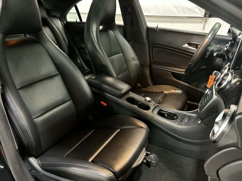 2016 Mercedes-Benz CLA-Class Image 16