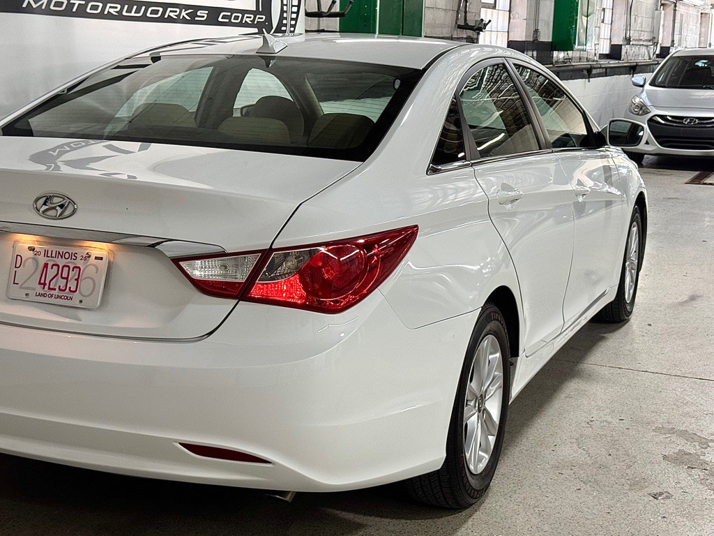 2013 Hyundai Sonata Image 8