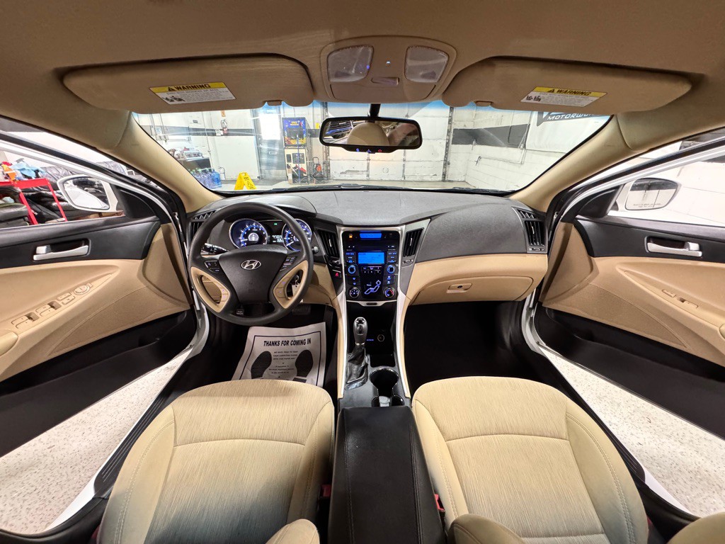 2013 Hyundai Sonata Image 17